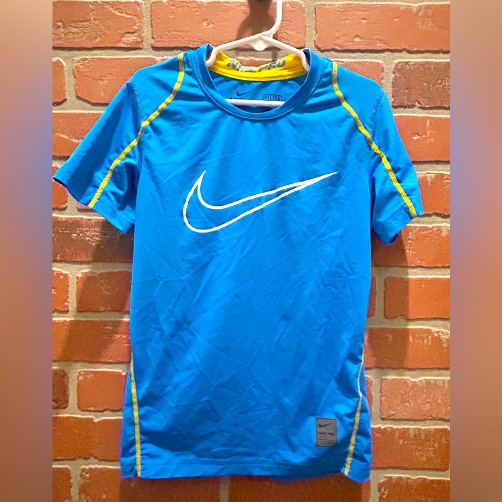 Nike boys Pro Dri-Fit XS vibrant blue with yellow
